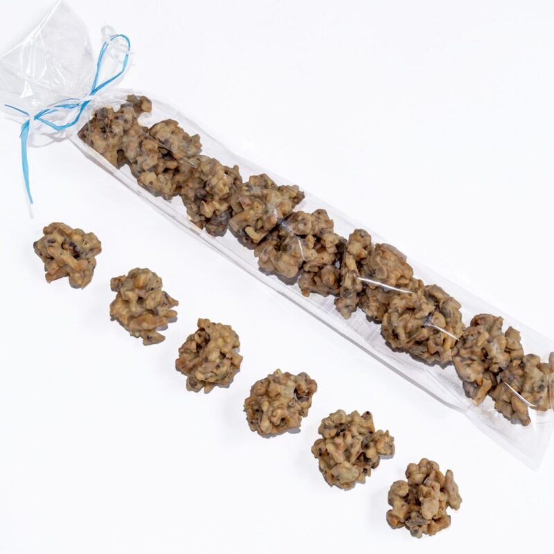 Rocas crujientes de Chocolate Blanco BIO con Almendras y Avellanas caramelizadas.